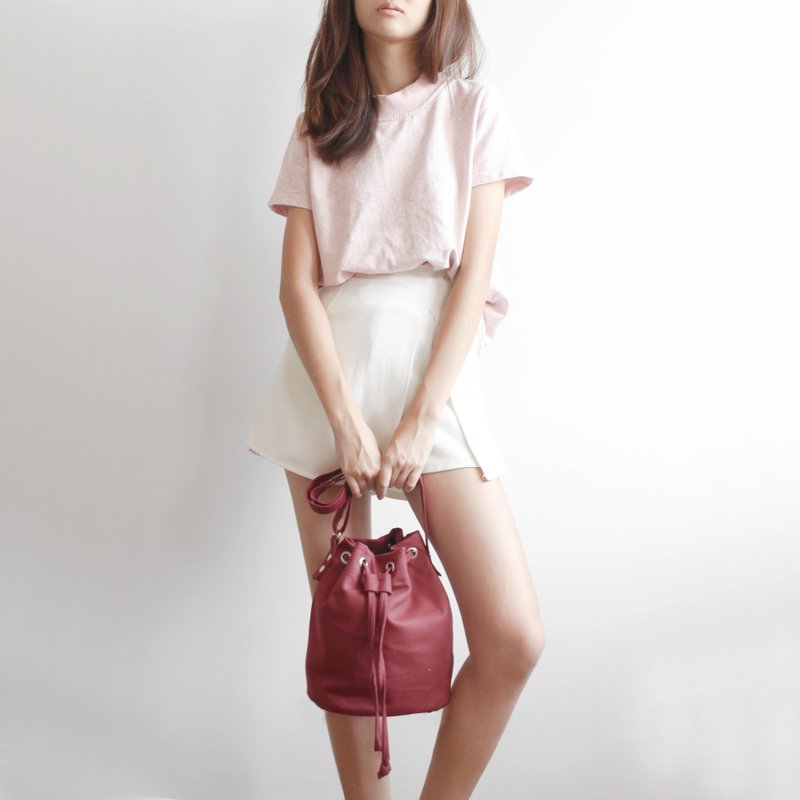 Red Bucket bag - 侧背包/斜挎包 - 其他材质 红色