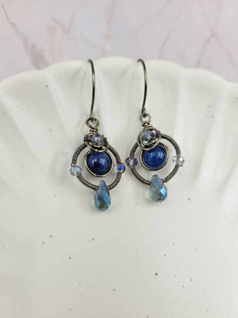 东欧风格 手工绕线 蓝晶石 耳环 - 耳环/耳夹 - 水晶 
