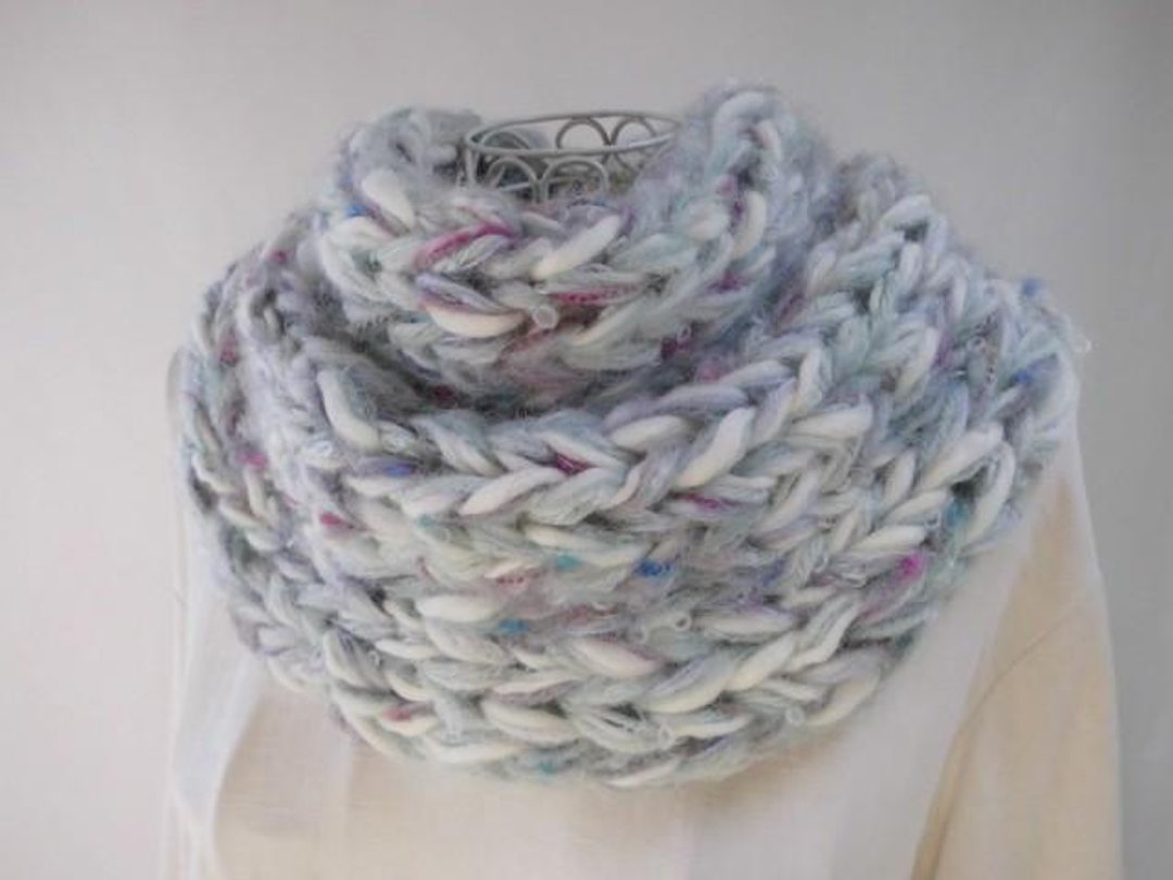 Re-exhibition × 1 Fluffy Snood · Stone Flower · Merino Wool · Baby Alpaca · Super Kid · Rich wool-like wool plenty - 丝巾 - 羊毛 白色