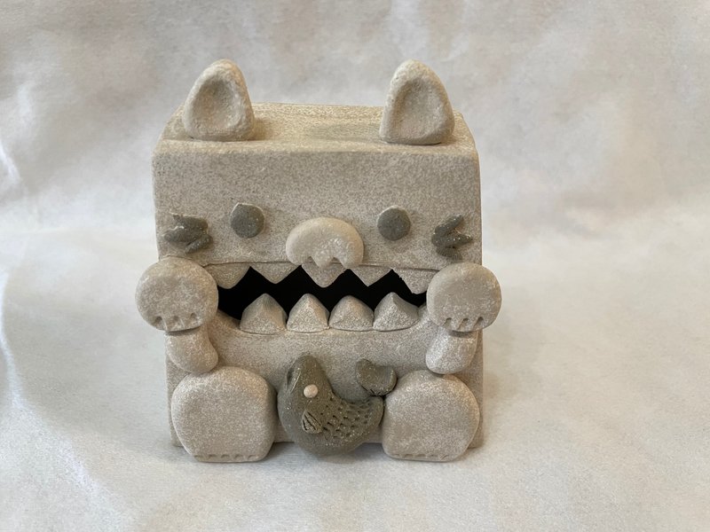 风狮喵- 捕了一尾大鱼 - 玩偶/公仔 - 陶 白色