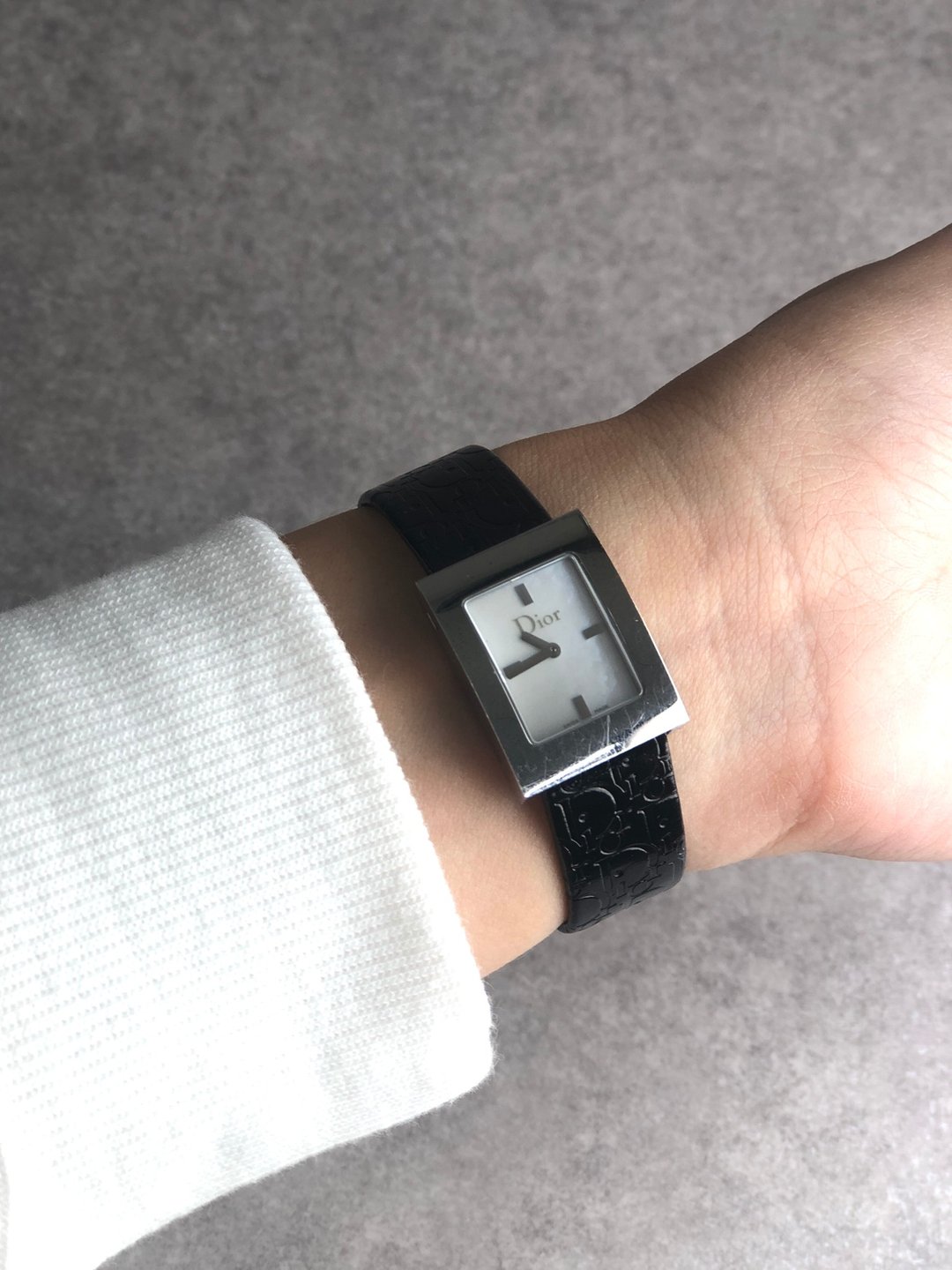 【日本直送 名牌中古包】Christian Dior 迪奥 缇花图案 手表 黑色 不锈钢 石英表 vintage pnj63r - 女表 - 不锈钢 黑色