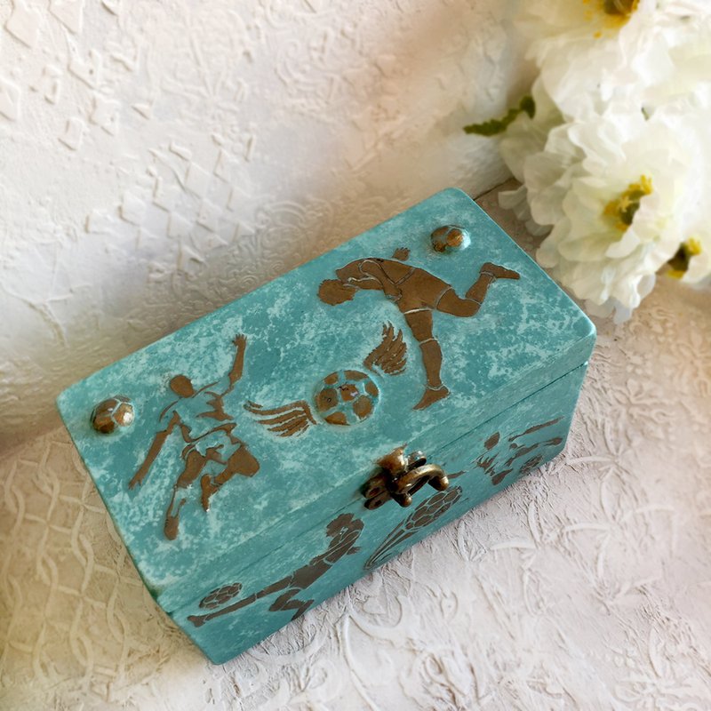 Football boy box. Original box for souvenirs.Young football fan. Winner box - 收纳用品 - 木头 蓝色