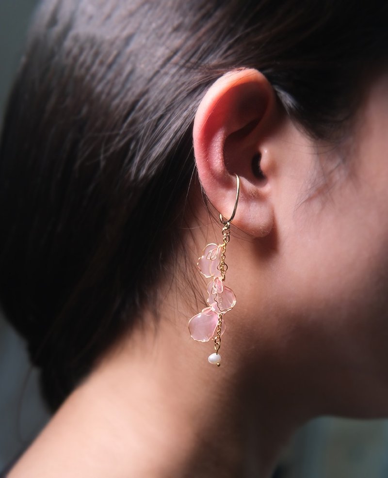 绽放之时 / 腕豆花 / 手工百搭珍珠长耳环耳挂 / 粉 / 无耳洞可 - 耳环/耳夹 - 树脂 粉红色