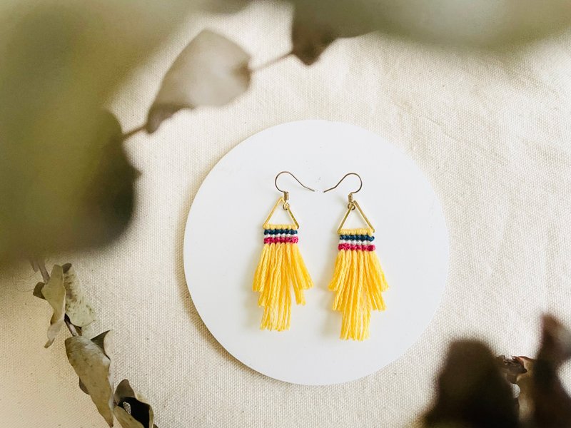 牡羊座 南法小镇的明媚阳光 编织耳环 - 耳环/耳夹 - 绣线 黄色