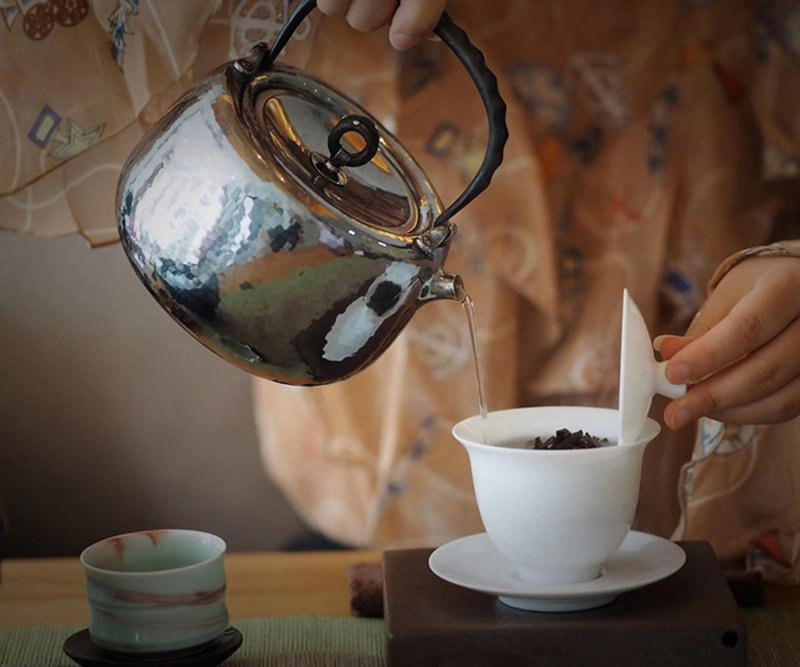 尚幀品 井欄形純銀壺 銀壺純手工 純銀9999 一張打口打出 1600cc - 茶具/茶杯 - 纯银 