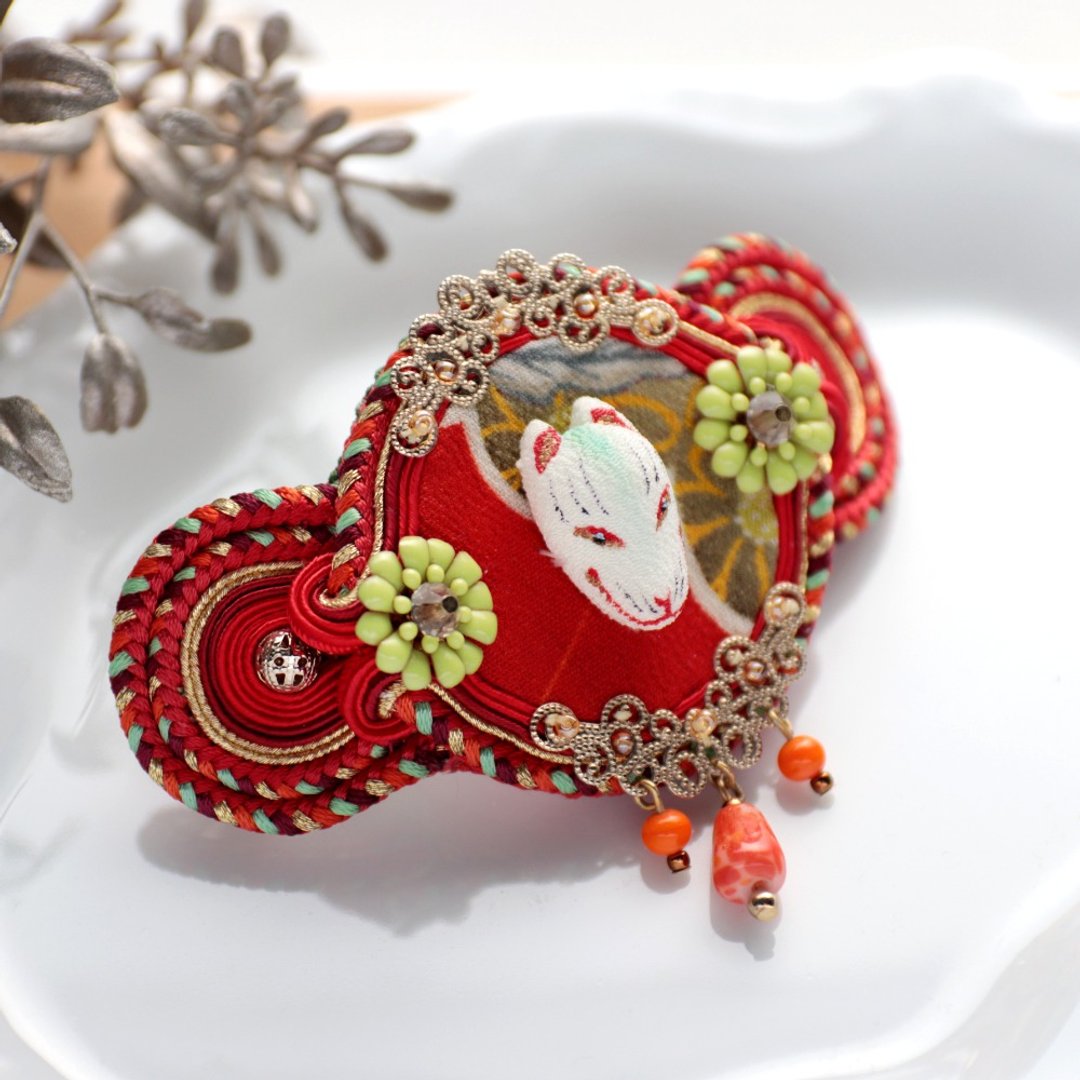 Auspicious Edo Kumihimo Barrette Pure silk chirimen Small fox mask - 发饰 - 丝．绢 红色