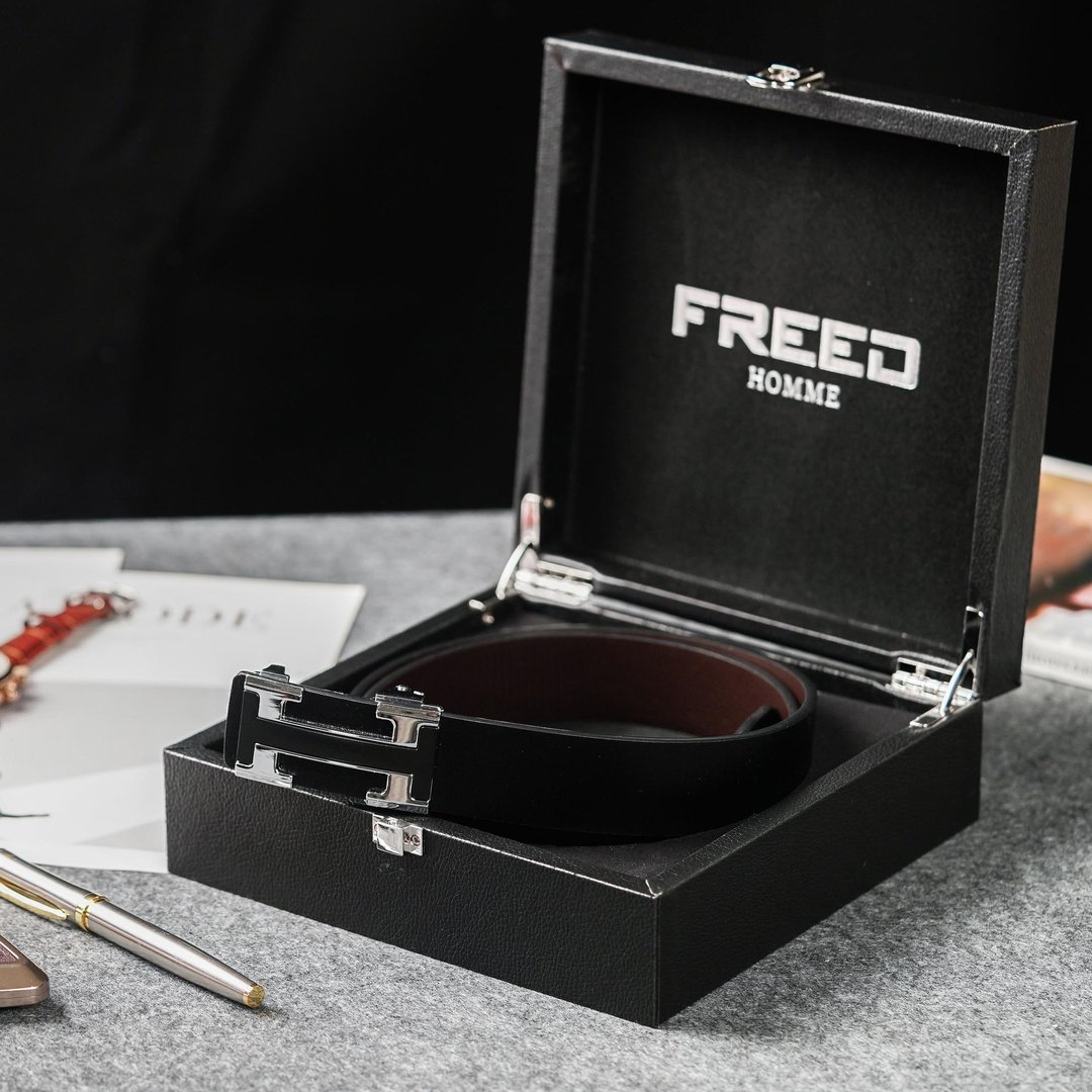 【FREED】金属英文扣真皮皮带 皮革 送礼推荐 退休礼物 男生礼物 - 皮带/腰带 - 真皮 黑色