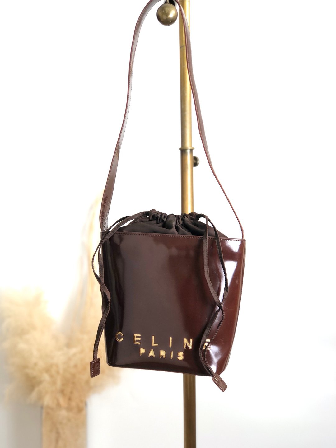 【日本直送 名牌中古包】CELINE  સલૂન 侧背包 棕色 Logo 缕空 漆皮 束口 vintage 古董 sjvk4h - 侧背包/斜挎包 - 真皮 咖啡色