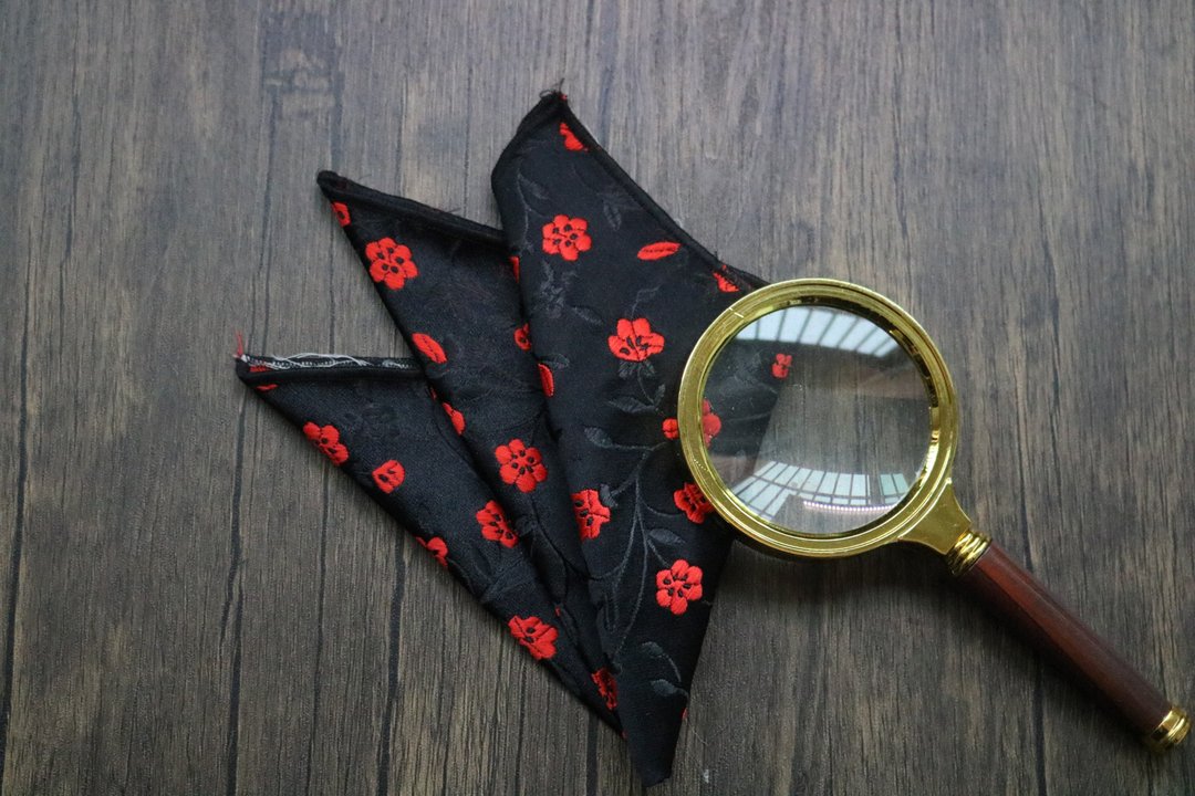 黑色花卉真絲口袋巾商務手帕絲巾 - 手帕/方巾 - 丝．绢 黑色
