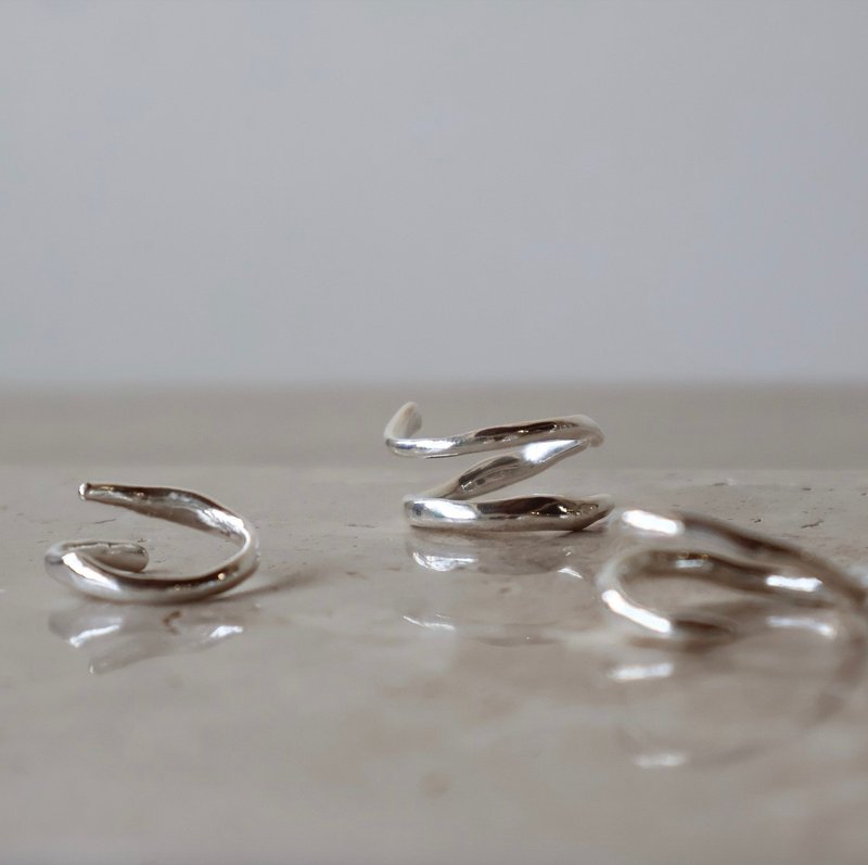 a flow of 手工纯银戒指 - 戒指 - 其他金属 银色