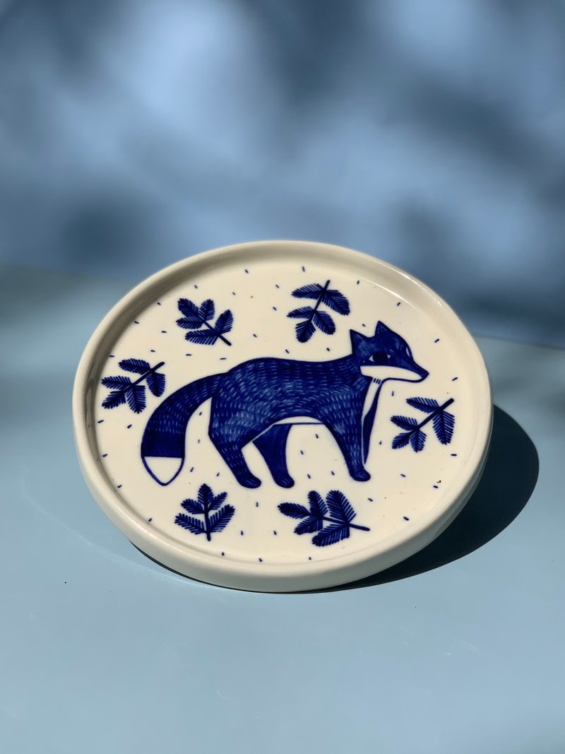 Fox whit leaf (M) l ceramics l May&Clay Ceramics Studio - 浅碟/小碟子 - 陶 蓝色