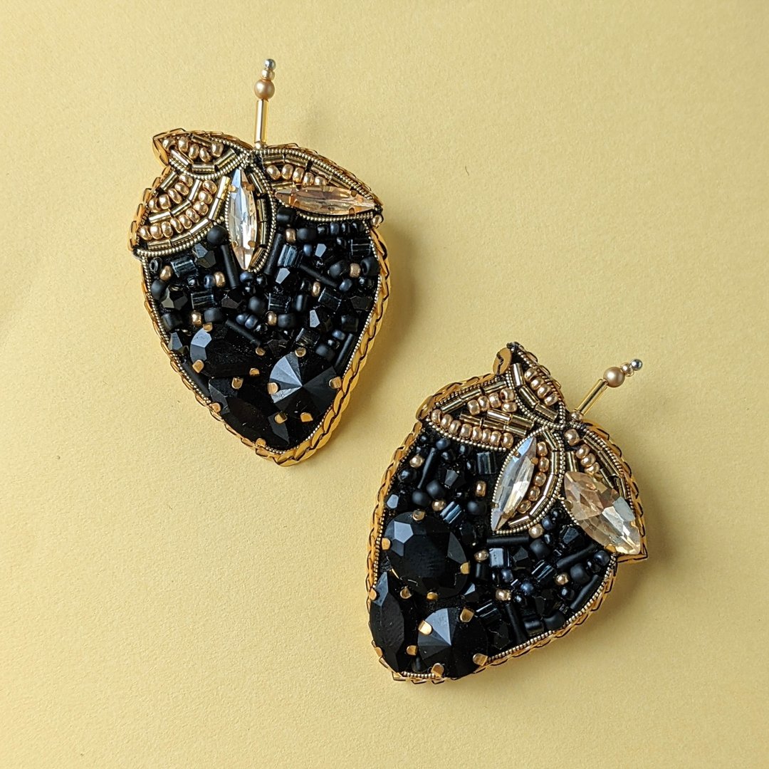 black strawberry brooch - 胸针 - 其他金属 黑色