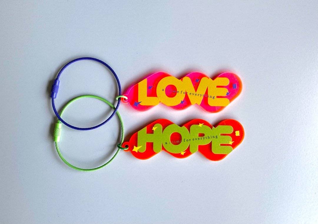 【都有时】LOVE HOPE 压克力钥匙圈 - 吊饰 - 塑料 红色