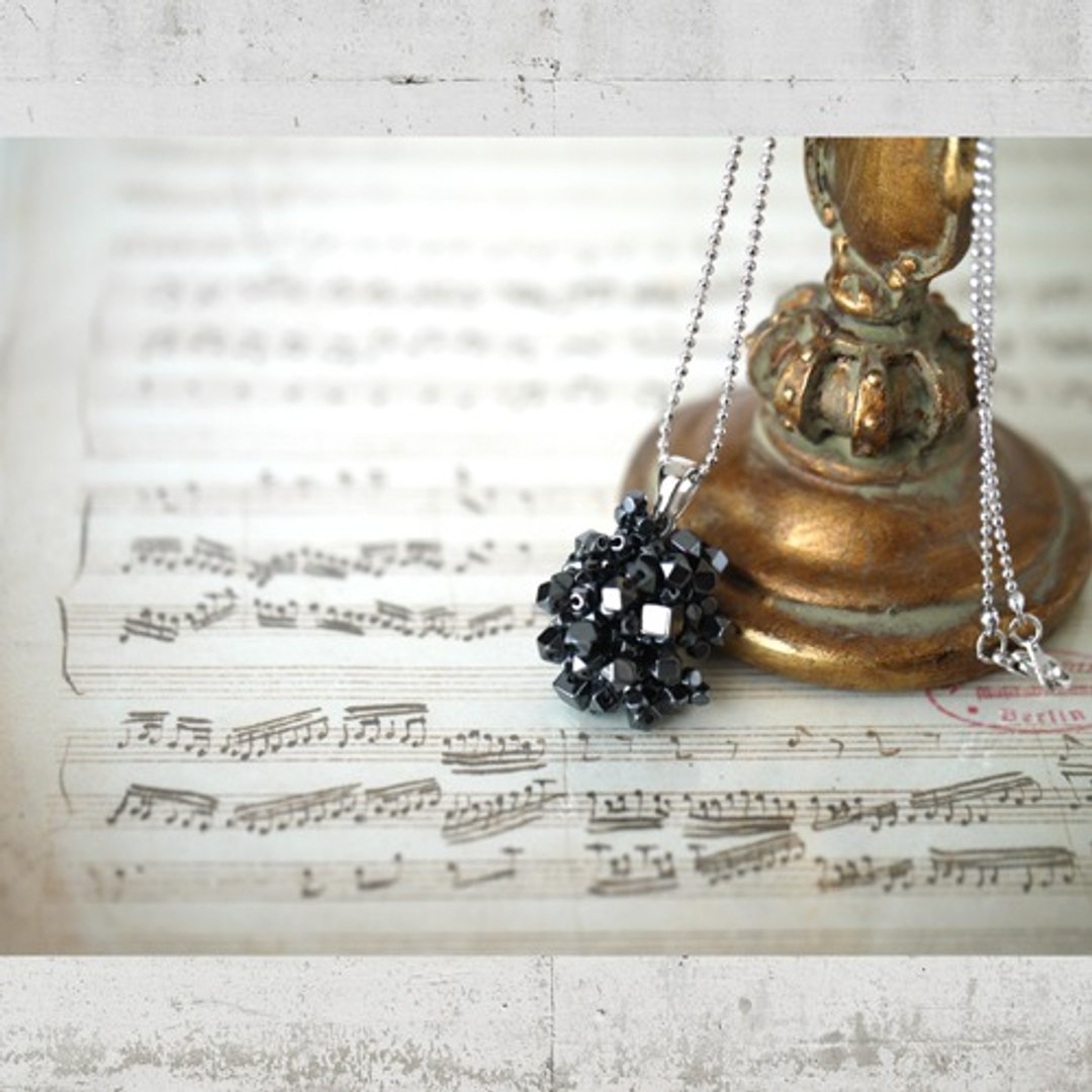 Kanon -Hematite pendant with star fragments- - 项链 - 宝石 