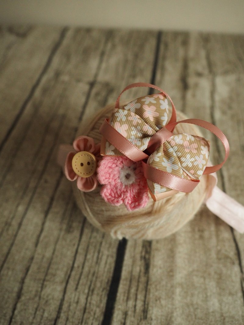 手作婴儿女童粉红色蝴蝶结小花发带 适合百日宴弥月拍摄 - 婴儿帽/发带 - 棉．麻 粉红色