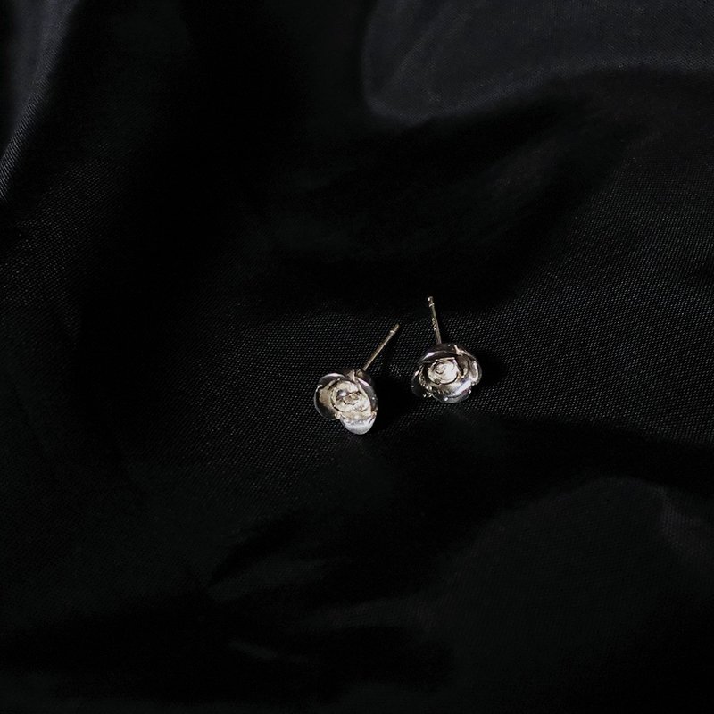 蓓蕾耳环 - 耳环/耳夹 - 纯银 