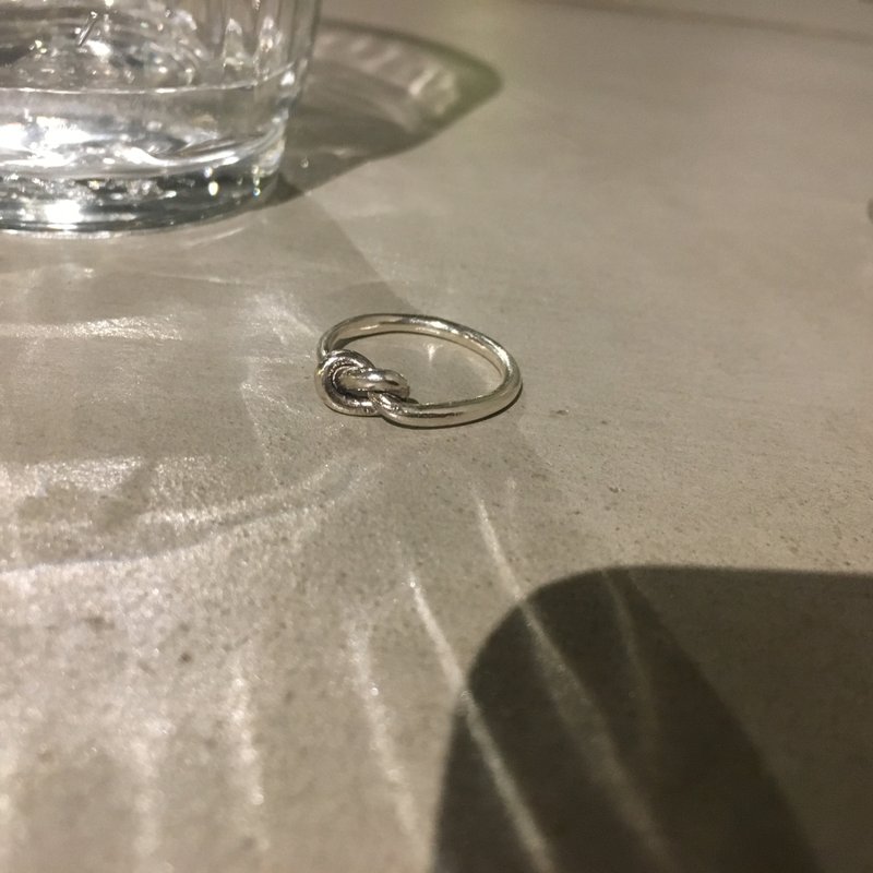 Pretzel Love纯银 扭结细戒 - 戒指 - 纯银 银色