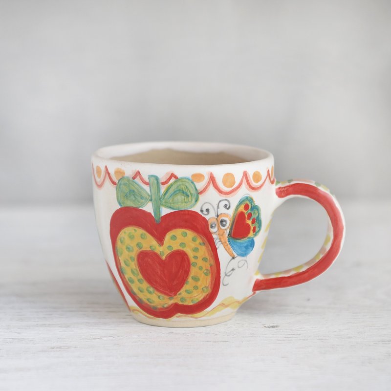 Red apple and butterfly coloring picture mug - 咖啡杯/马克杯 - 陶 红色
