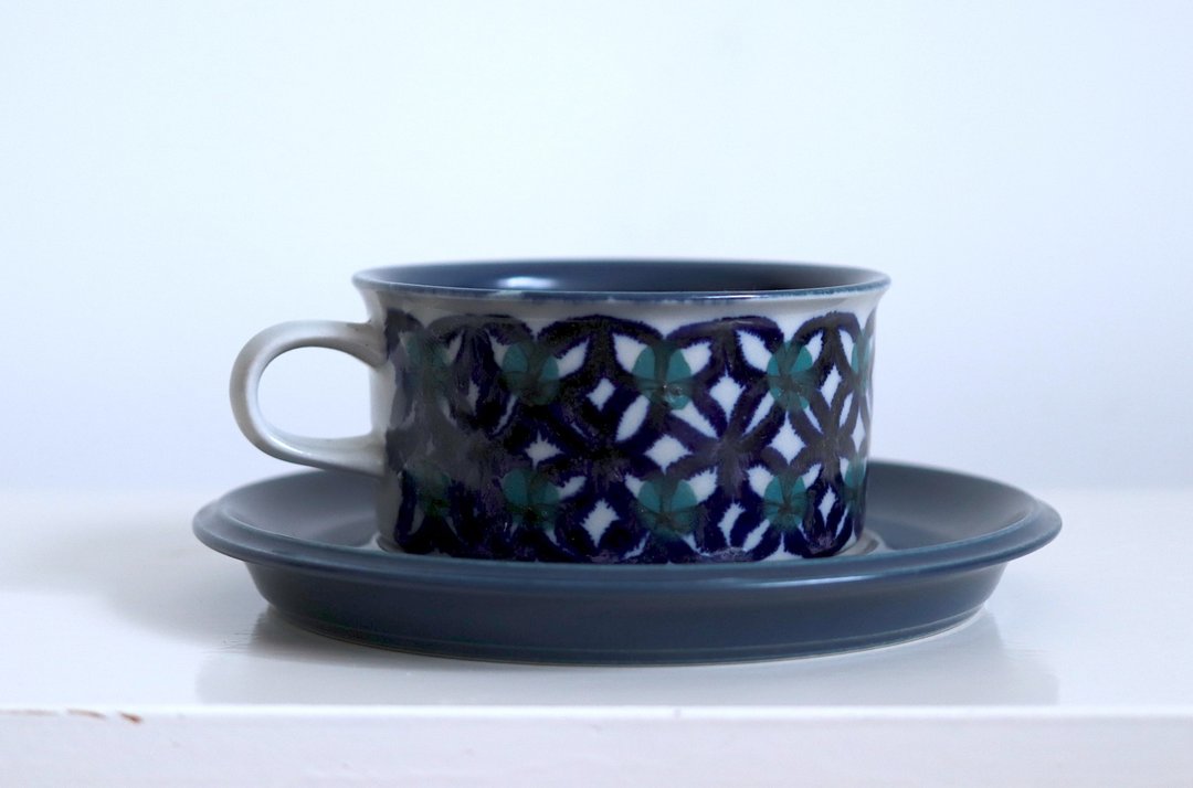 罕品。芬兰Arabia Hilkka-Liisa Ahola青色手绘圈圈宽口杯盘组 - 茶具/茶杯 - 陶 蓝色