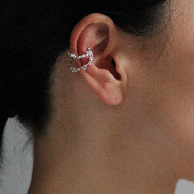 Ear cuff Flowering garden a One ear only - 耳环/耳夹 - 银 银色