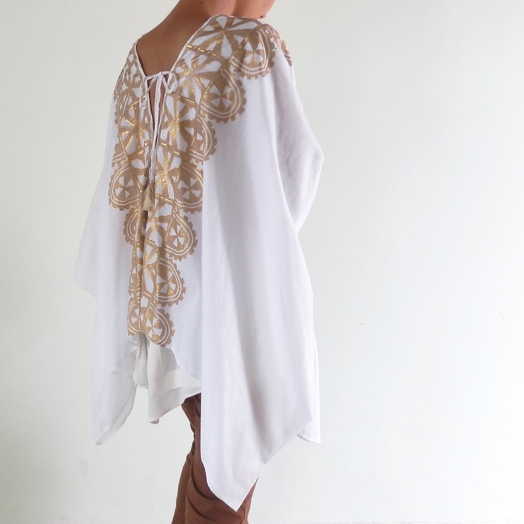 Woodblock print / poncho type tops - 女装上衣 - 棉．麻 白色