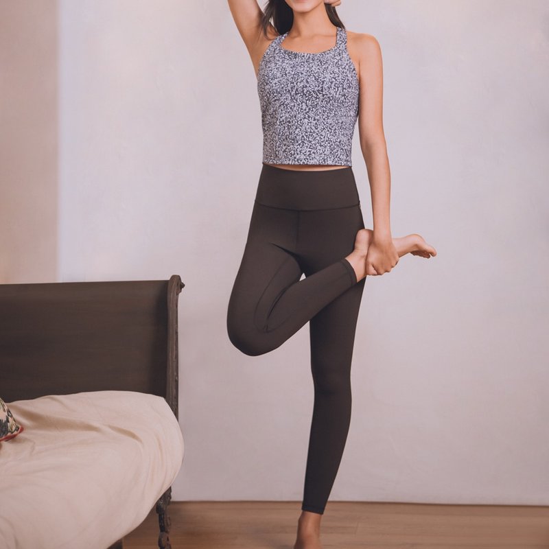 【MACACA】曜 提紧包覆九分裤 OUTDOOR - AIE7131 黑 - 女装运动裤 - 尼龙 黑色