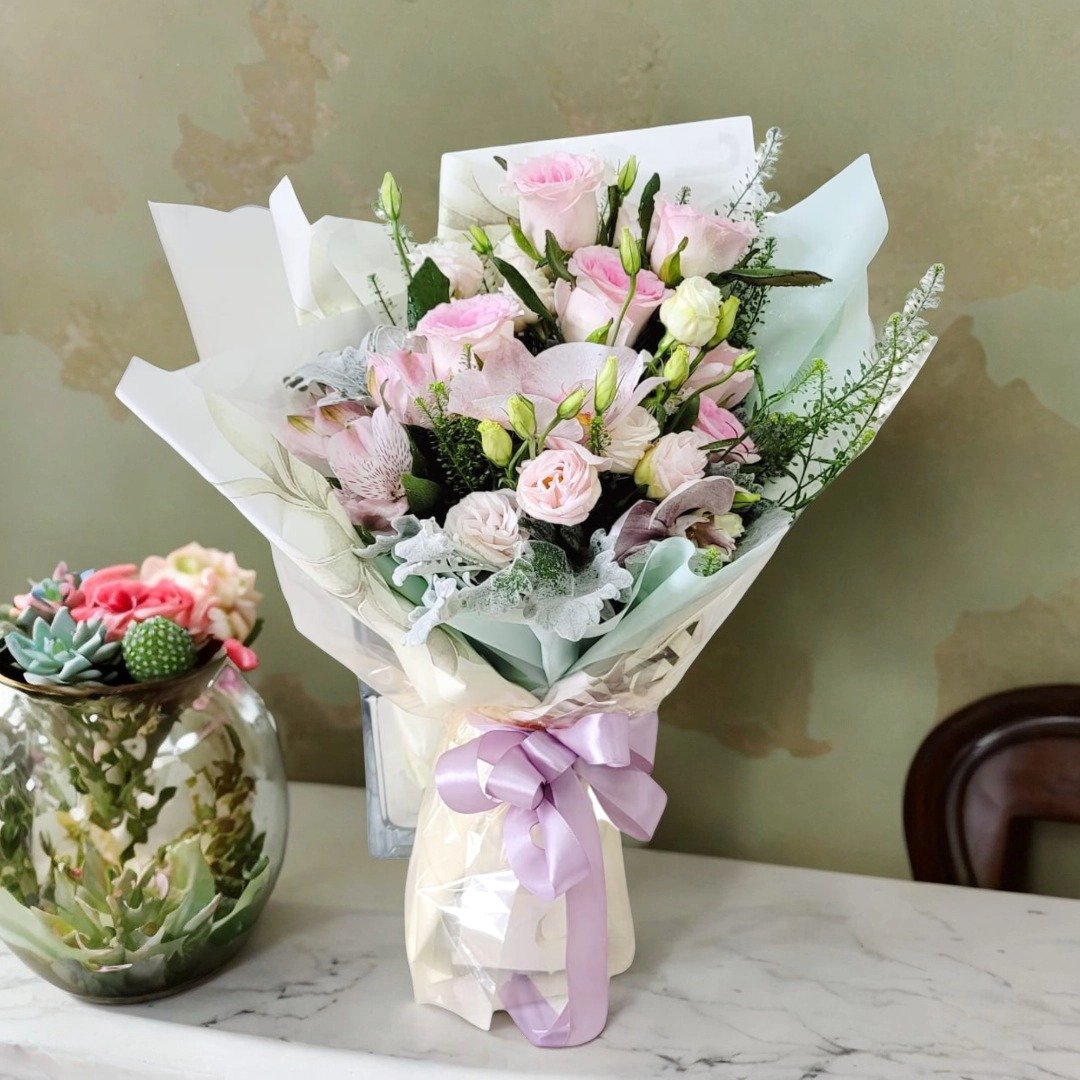 鲜花花束 (蝴蝶兰、玫瑰、桔梗、BB草等) GF00218 - 植栽/盆栽 - 植物．花 