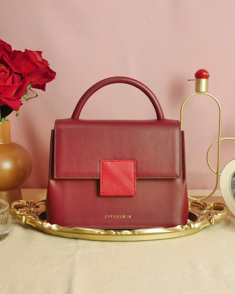 斜背包 Cable Flap Bag 翻盖手提包 / Burgundy Red 勃根地酒红 - 手提包/手提袋 - 真皮 红色