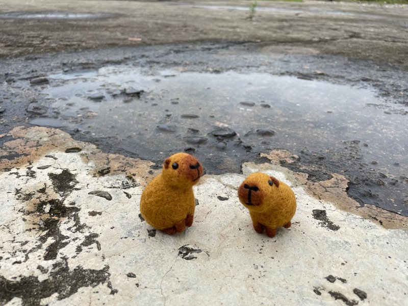 好人缘 水豚 羊毛毡吊饰 - 钥匙链/钥匙包 - 羊毛 