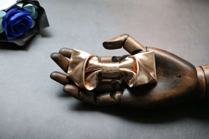 香檳金pu八字結英倫風主持婚禮蝴蝶結 - 领结/领巾 - 人造皮革 金色