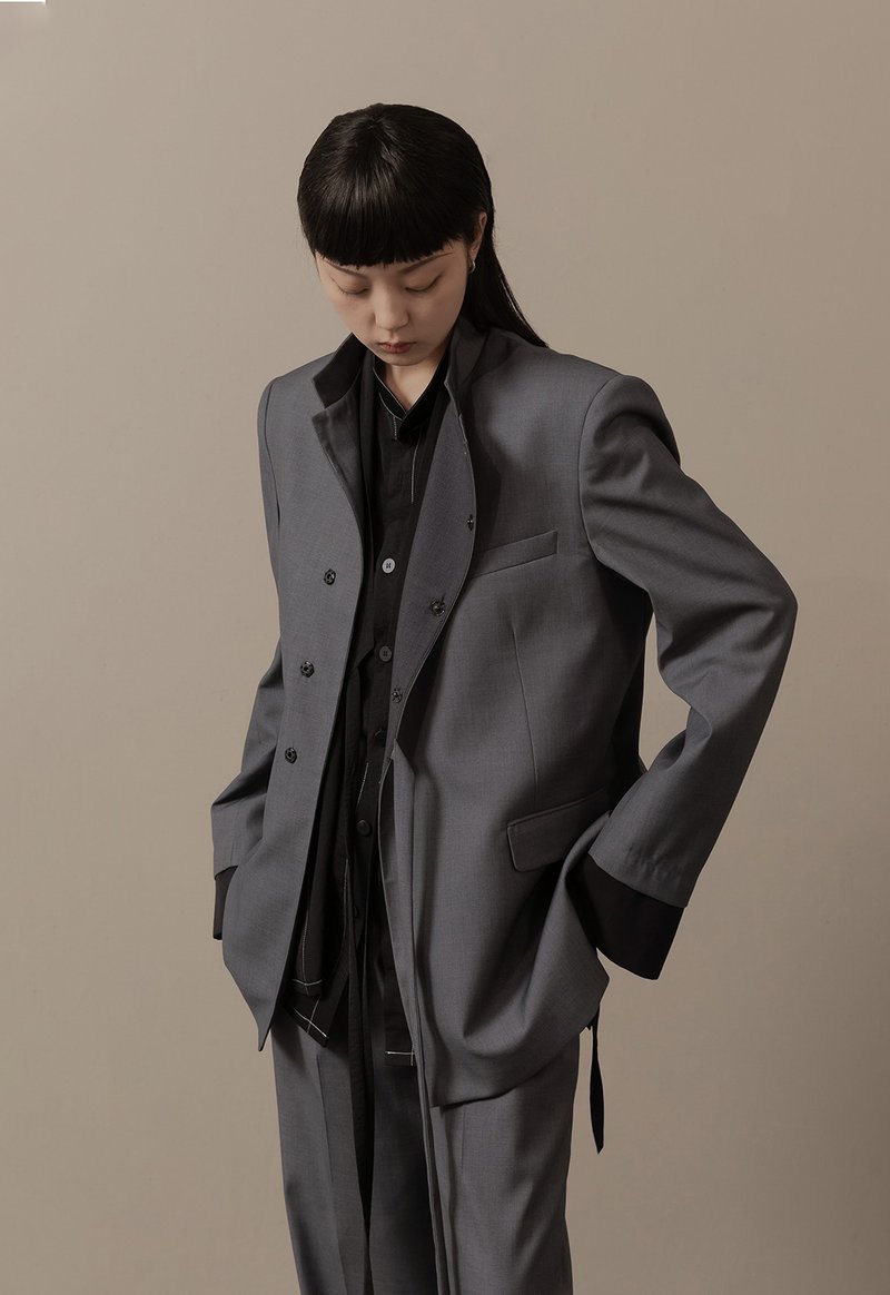 灰與深灰 撞色設計 中山西裝 復古中性 綁帶西服外套 - 女装休闲/机能外套 - 其他材质 灰色