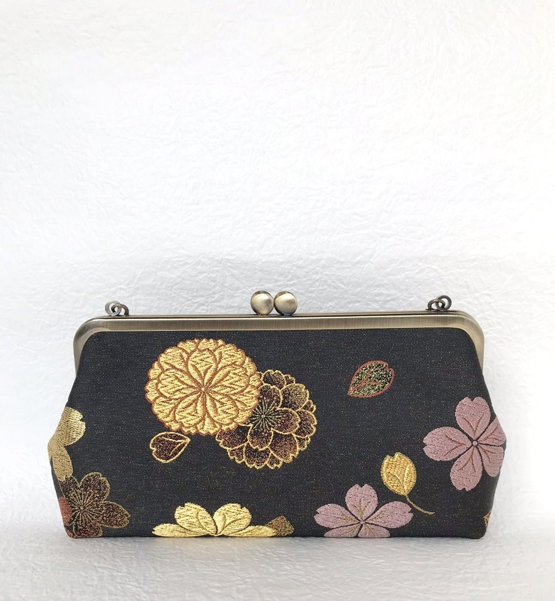 Sakura lacquer pattern Gamaguchi clutch bag - 手提包/手提袋 - 丝．绢 黑色
