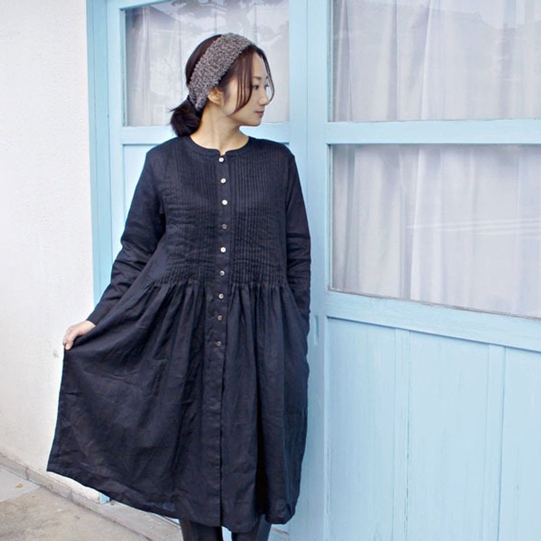 Difficult thin linen 100 pin tuck long sleeve shirt one piece - 洋装/连衣裙 - 棉 黑色