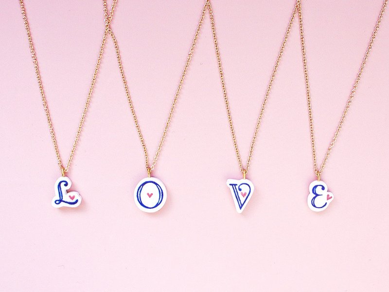 陶瓷手绘英文字母颈链 锁骨 项链 原创 手作项链 恋字成瘾 - 颈链 - 瓷 蓝色