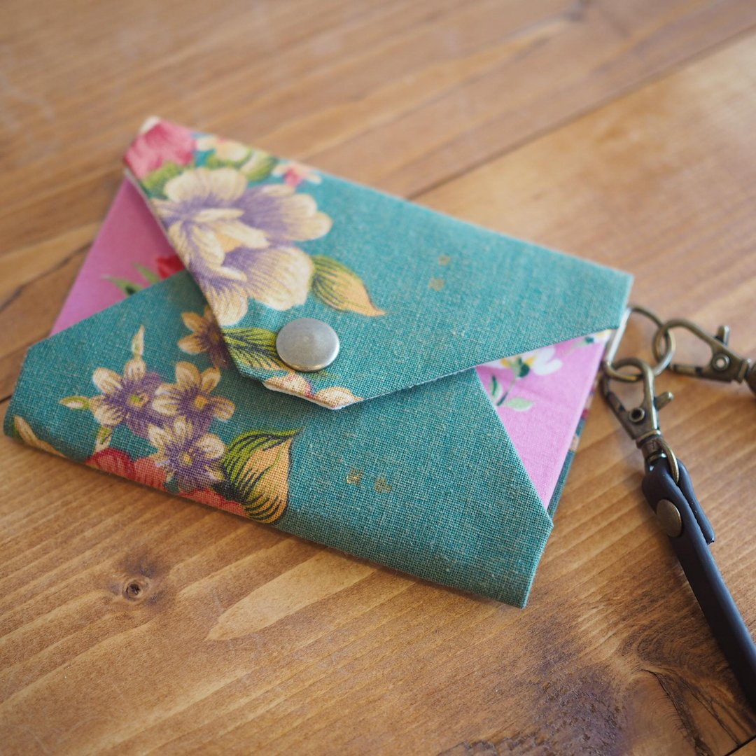 Taiwan flower cloth periodic entry, pass case, card case, SIM card case 【Order production】 - 名片夹/名片盒 - 棉 绿色
