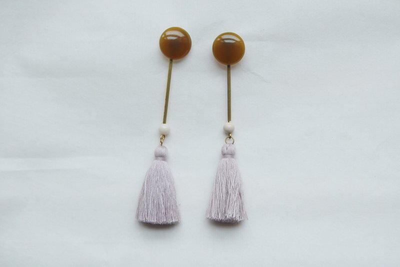 自然色黄铜流苏长耳环 - 耳环/耳夹 - 树脂 咖啡色