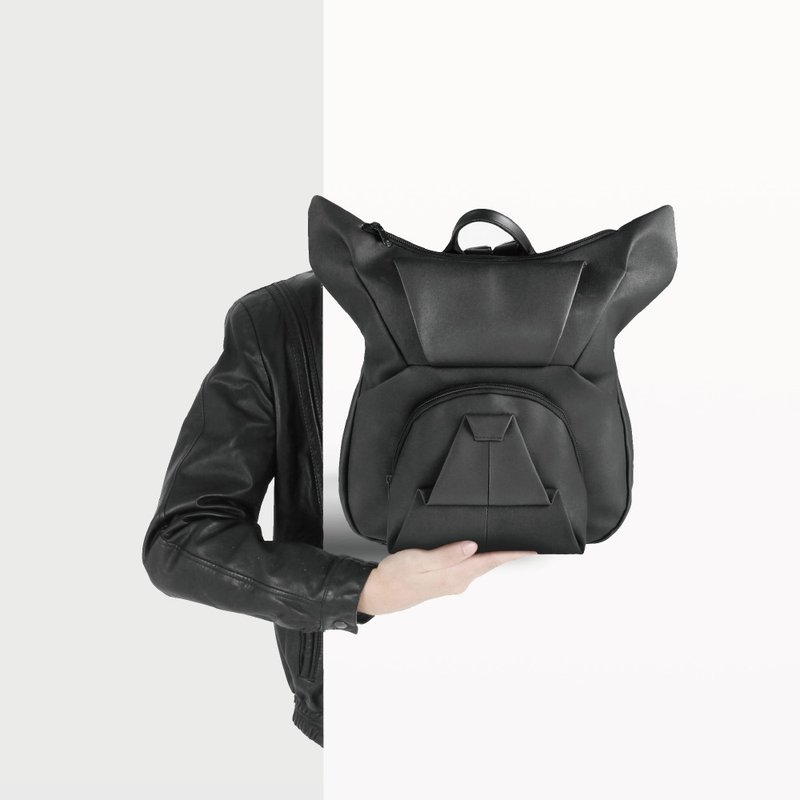 Black bulldog backpack - 后背包/双肩包 - 人造皮革 黑色