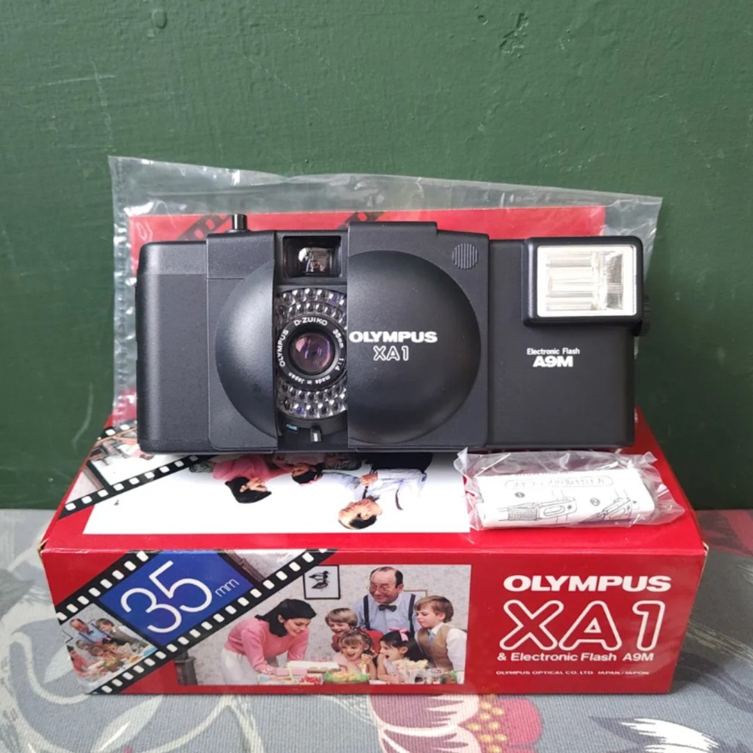 专业相机店 库存新品 OLYMPUS XA1 + A9M 傻瓜底片机 (保固 30 天) - 相机 - 其他金属 黑色