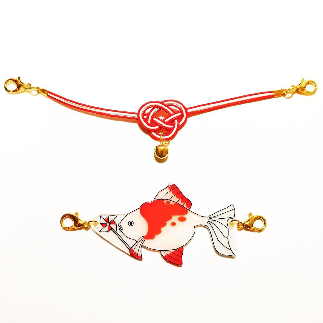 Windmill Platinum Fish Platinum Fish and Mizuhiki with Bell Mask Closure Mask Charm Accessory Plastic Board Summer Mask Holder Mask Catch - 口罩 - 塑料 白色