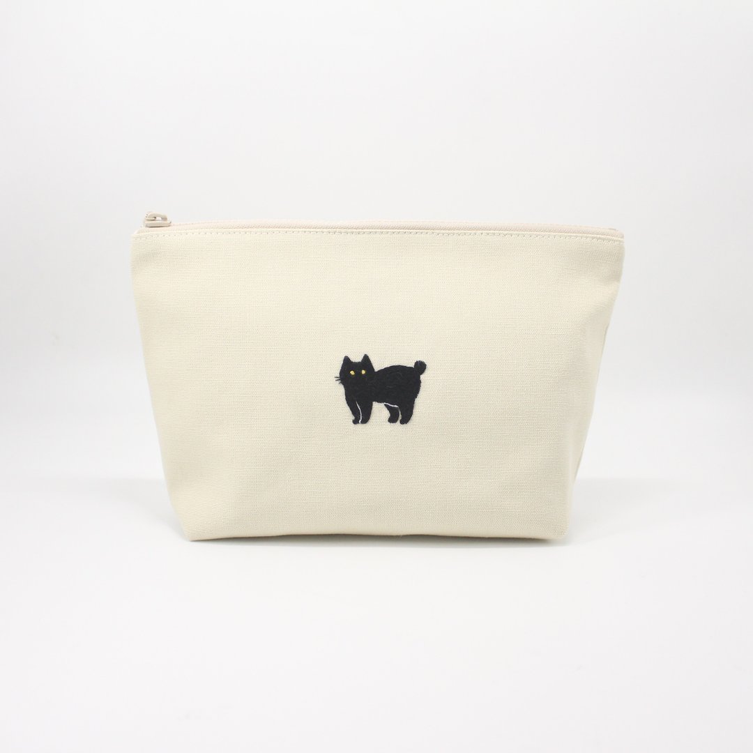 手工刺绣 奶茶黑猫 化妆包 - 化妆包/杂物包 - 棉．麻 卡其色