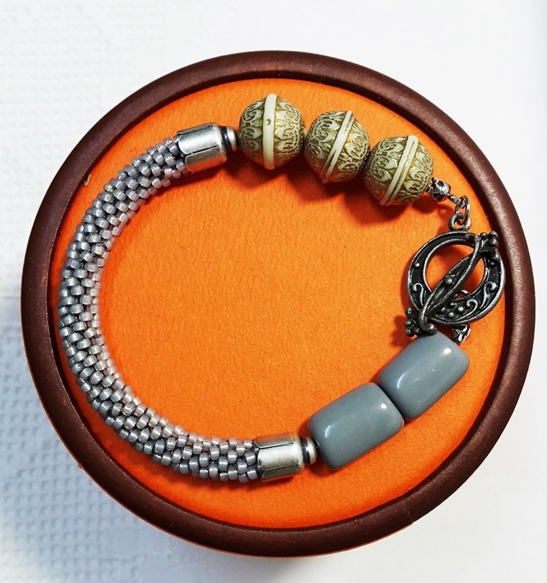 CandiiJewelry_Gentlewoman Grey Crochet Bracelet - 手链/手环 - 其他材质 灰色