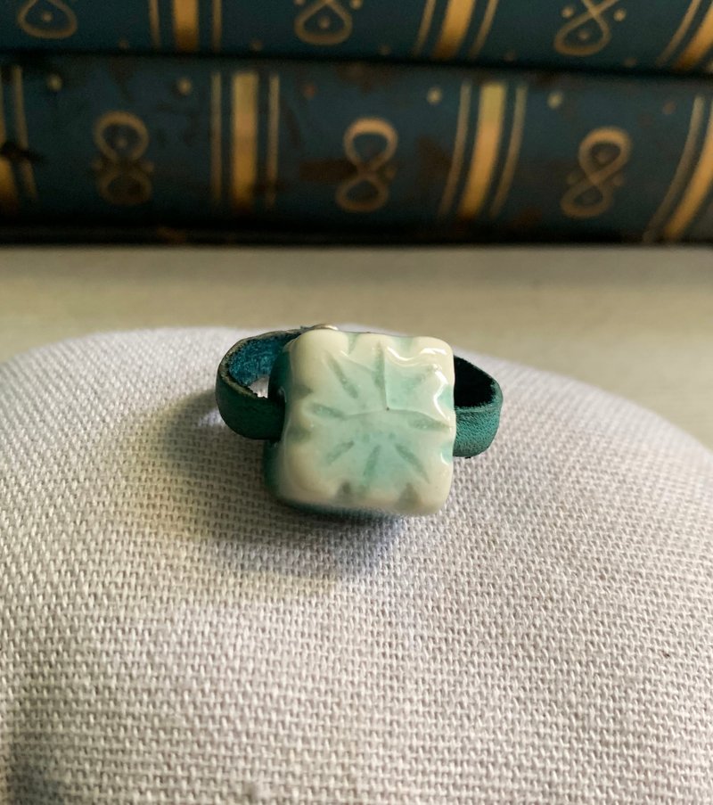 戒指 日本白瓷 自然釉色 无限看不腻色调 真皮革 艺术等级 - 戒指 - 瓷 