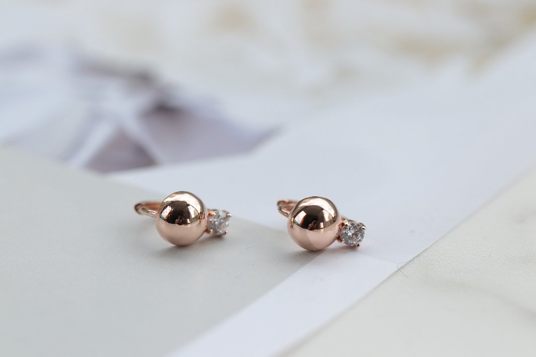 14K Flight Round CZ Earring 空姐豆豆耳扣耳环 (7*11mm) (6*9mm - 耳环/耳夹 - 贵金属 金色