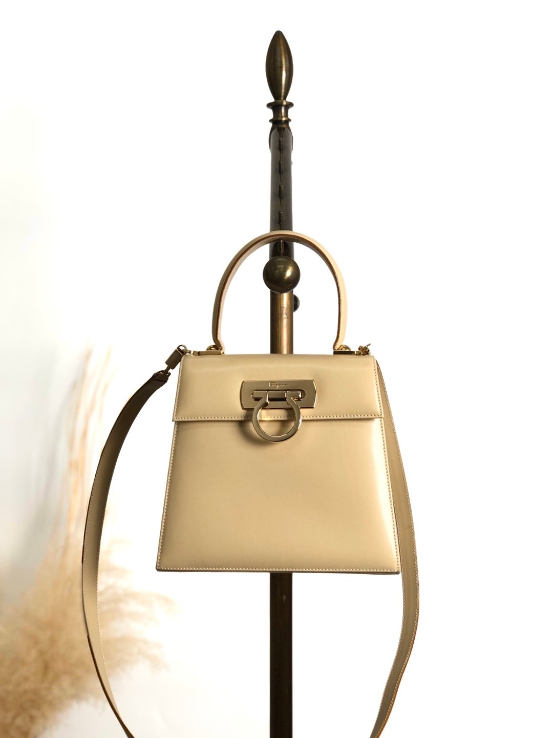 【 VintageShop solo 日本直送中古包专卖店 】Salvatore Ferragamo 侧肩包 米色 Gancini 皮革 2way 迷你包 xcu7ry - 侧背包/斜挎包 - 真皮 咖啡色