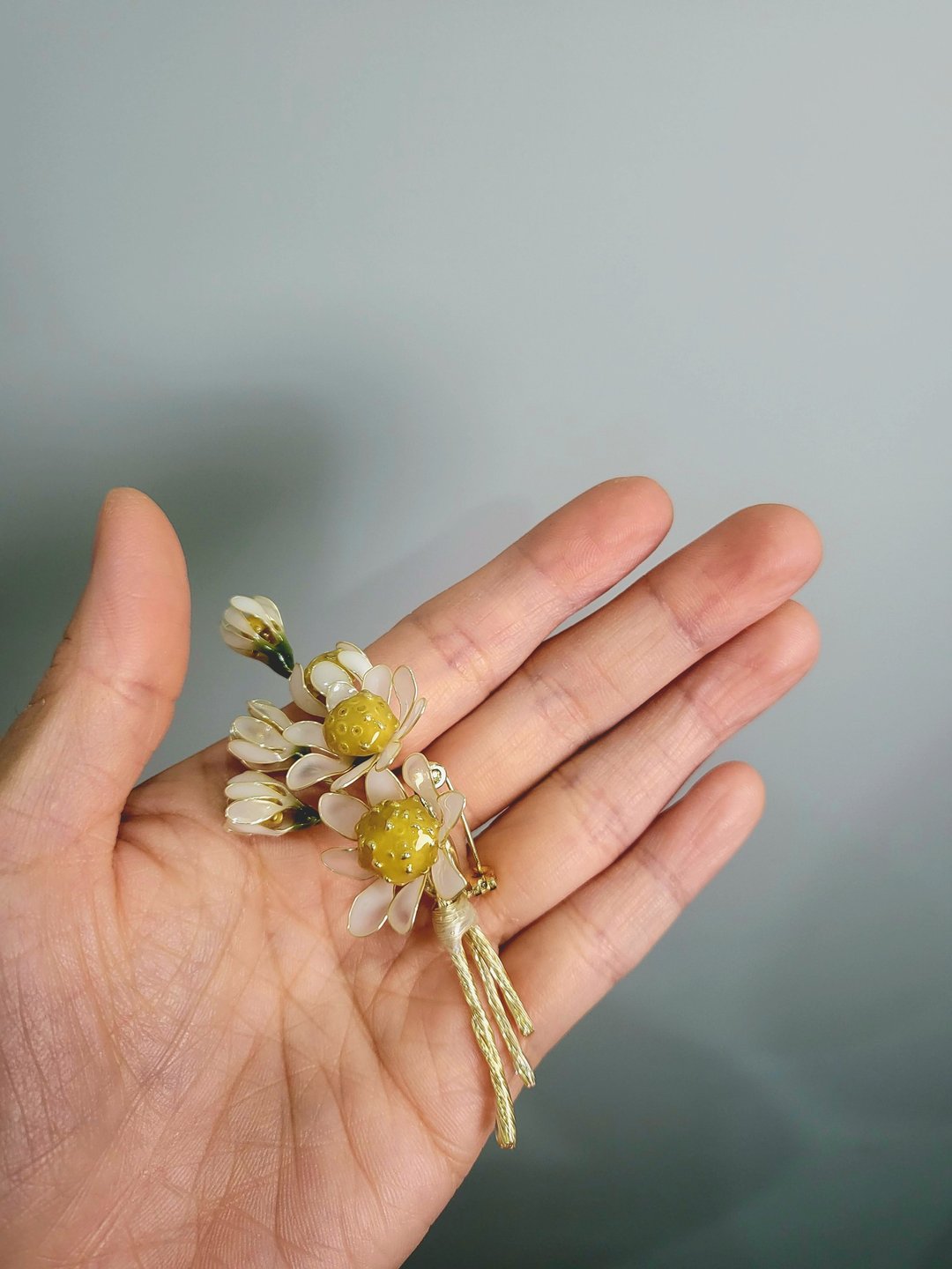 洋甘菊。胸针。沾浸艺术花。饰物。生日礼物 - 胸针 - 树脂 