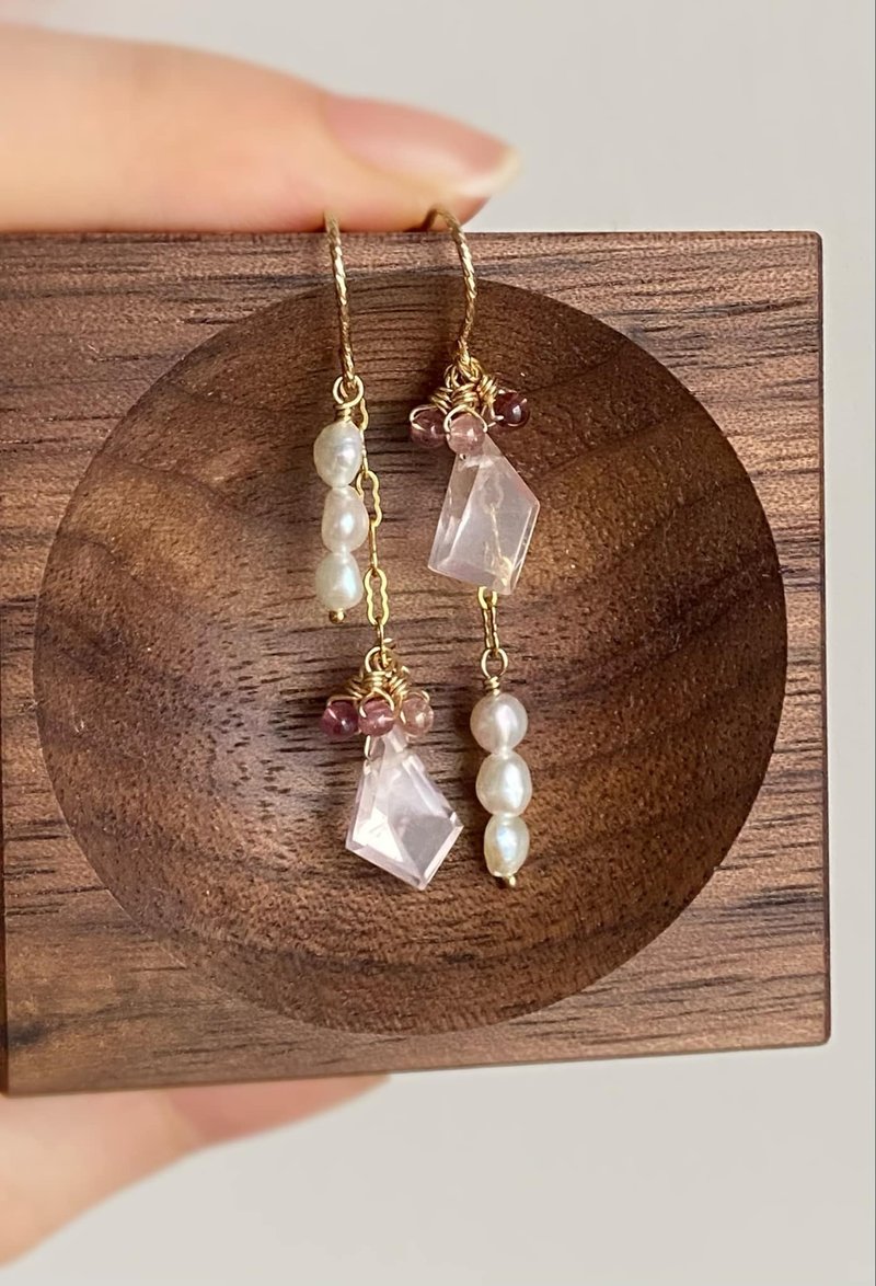 天然珍珠 巴洛克 粉晶 碧玺 || 14KGF注金 定制化 不对称 耳环 - 耳环/耳夹 - 水晶 粉红色