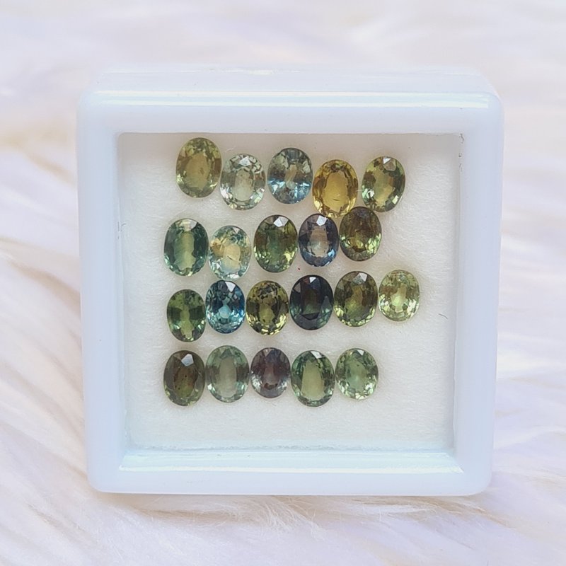 天然澳大利亚绿色蓝宝石 21 颗净重 4.60 克拉 - 金工/饰品 - 宝石 绿色