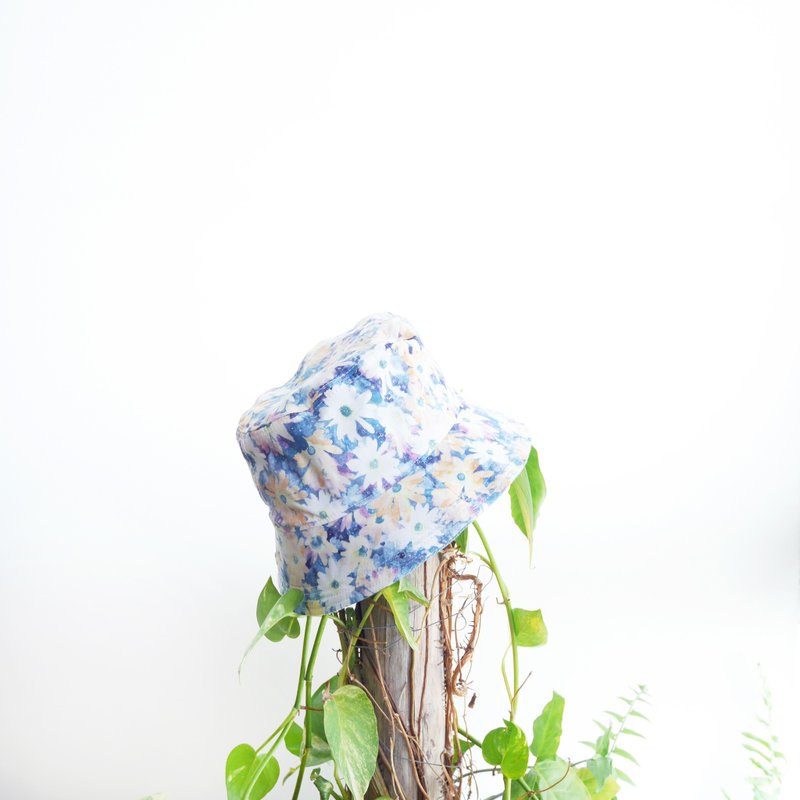 [现货] 硬挺版 夏日双面渔夫帽 | 夏日小雏菊 - 帽子 - 棉．麻 蓝色