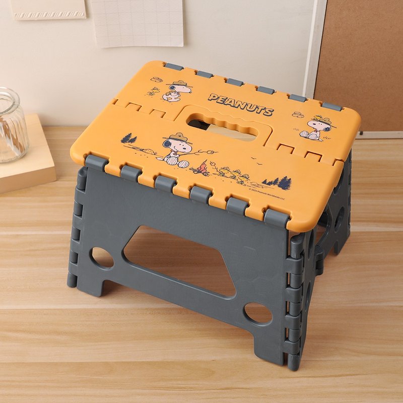 Peanuts史努比折叠椅-Snoopy 正版授权 便携式防滑折叠椅 椅凳 椅 - 椅子/沙发 - 其他材质 多色