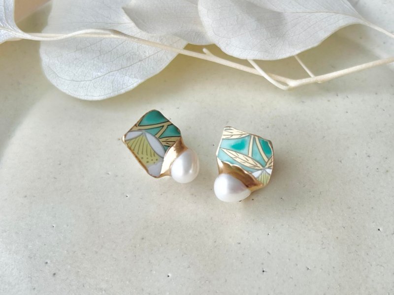 有田烧 金继 螺旋式耳夹 绿色 花纹 叶纹 淡水珍珠 天然石 传统工艺 No.150 - 耳环/耳夹 - 陶 绿色